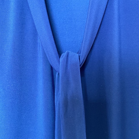 Tahari tie-neck top size S - Picture 3 of 6